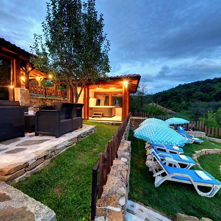 House Maya ตริยาฟนา ภายนอก รูปภาพ