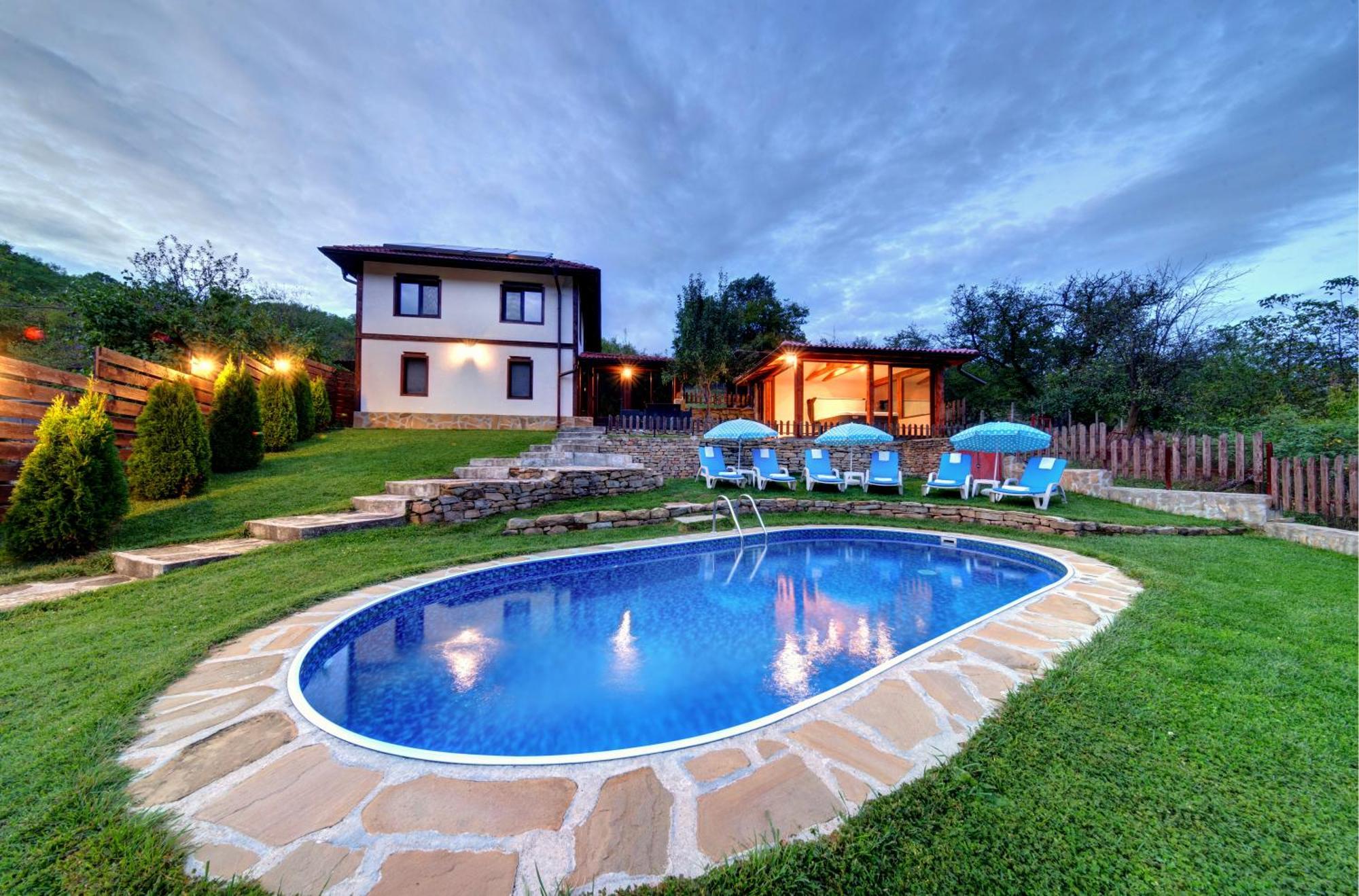House Maya ตริยาฟนา ภายนอก รูปภาพ