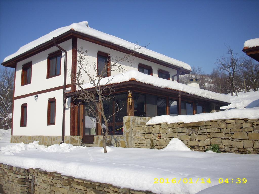 House Maya ตริยาฟนา ภายนอก รูปภาพ