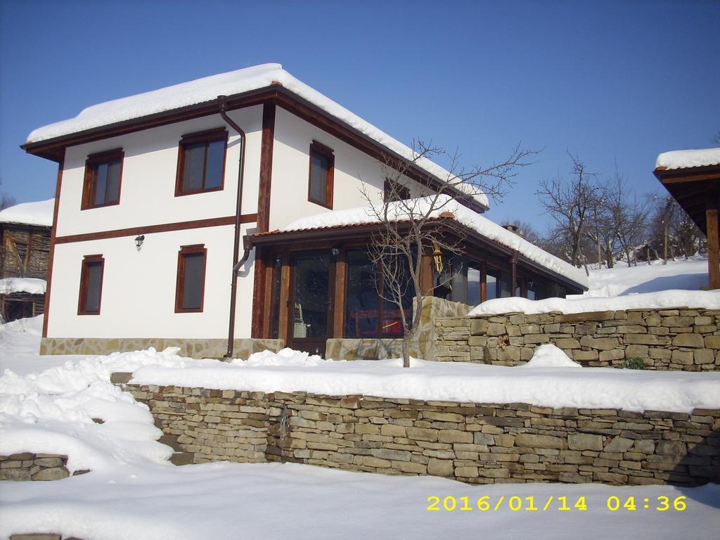 House Maya ตริยาฟนา ภายนอก รูปภาพ